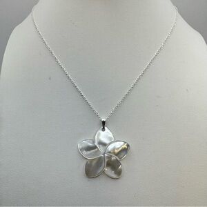 Sterling Silver Mother of Pearl Flower Pendant Necklace 18” Spring Clasp